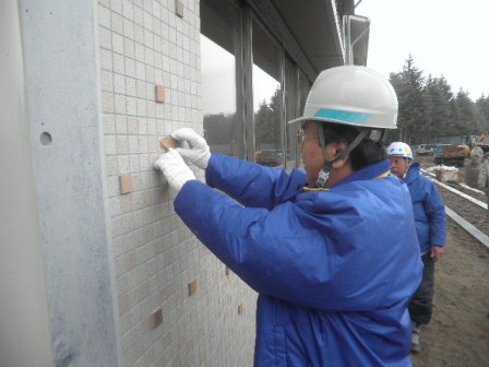 平成23年3月活動報告_矢吹中学校改築現場視察03