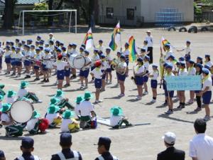 小学校交通安全鼓笛パレード1