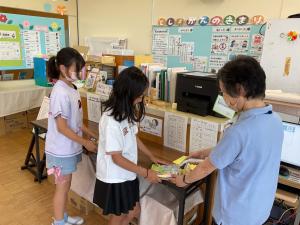 R7.7三神小学校　図書ボランティア